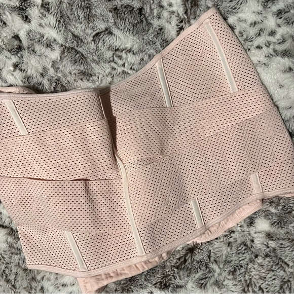 Post Partum Pink Waist Trainer - Picture 1 of 2